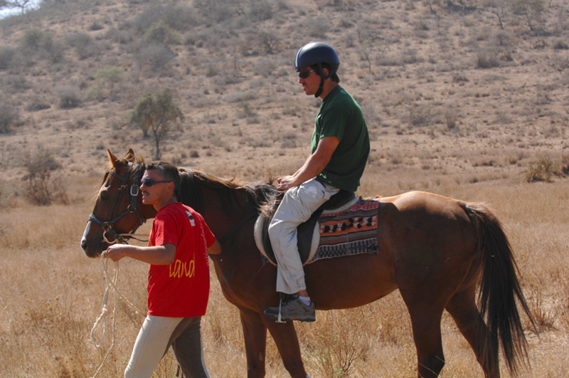 Equitation d'un paraplégique en Tanzanie