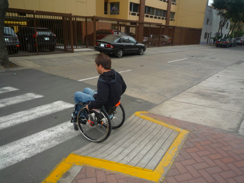 Accessibilité des trottoirs de Lima