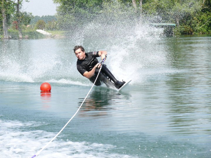 Bastos handiskinautique slalom
