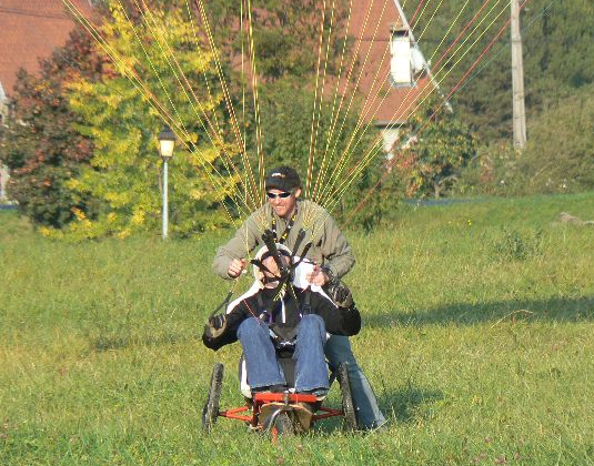 patrick-moniteur-parapente-fauteuil