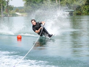 ski-nautique-slalom-assis