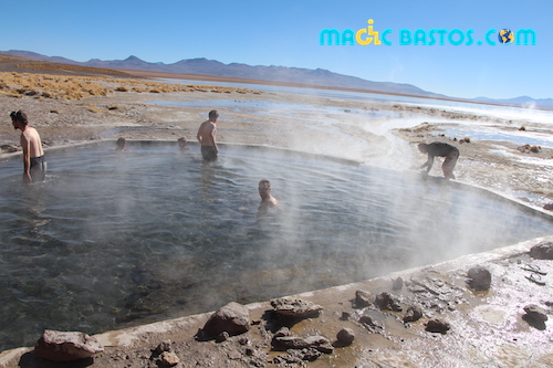 source-eau-chaude-desert-bolivie