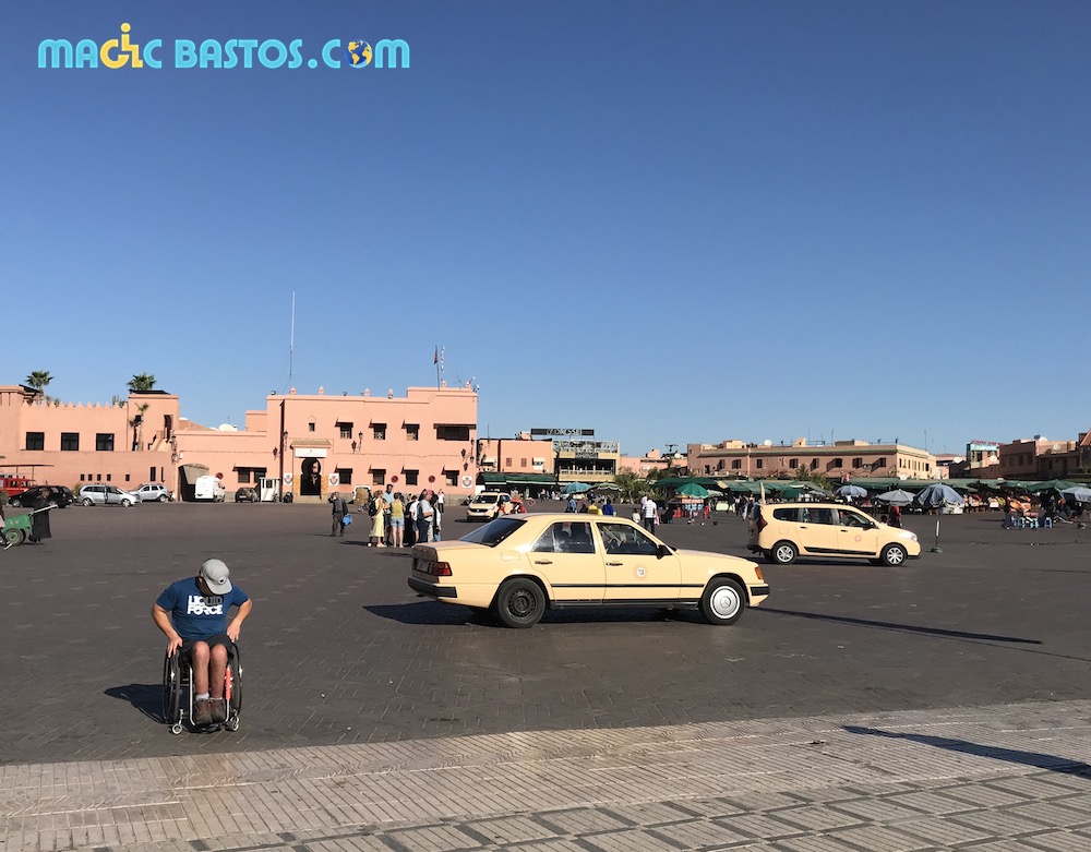 place-jemaa-el-fna-handicap-marrakech