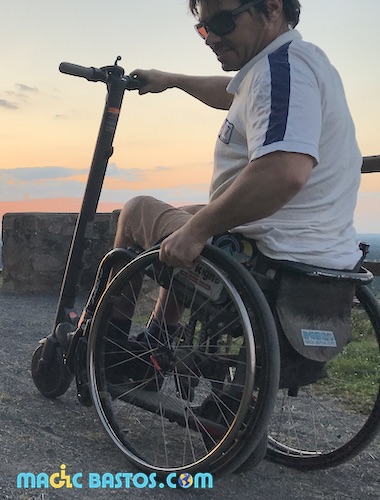 Trottinette électrique - fauteuil roulant